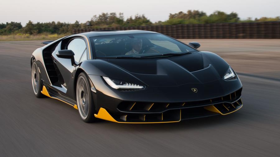  Lamborghini Centenario LP770-4 2016 года  (фото 9 из 61)